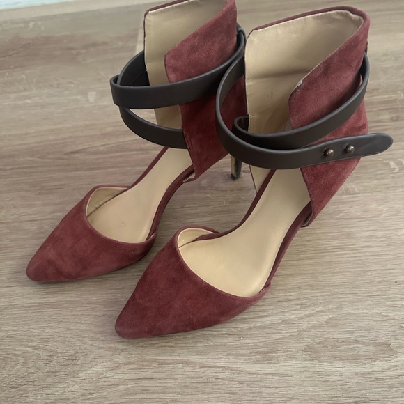 Joe's Jeans Maroon Suede Heels with Dark Brown Straps - Picture 1 of 4